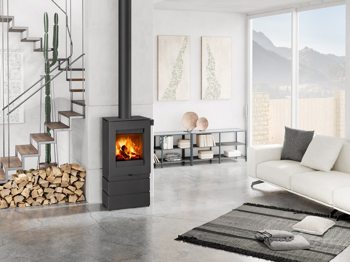 teon_l_03_sheet_metal_fireplace_stoves_romotop_interierova_fotografie_big