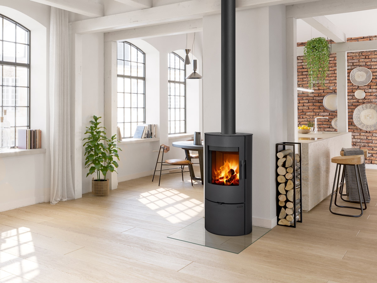 evora_03_sheet_metal_fireplace_stoves_romotop_interierova_fotografie_big